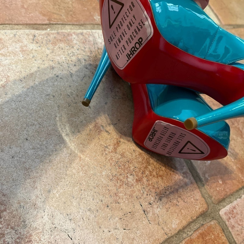 Fashion stiletto there ARE NOT AUTHENTIC sold as a fashion heel - Picture 10 of 10